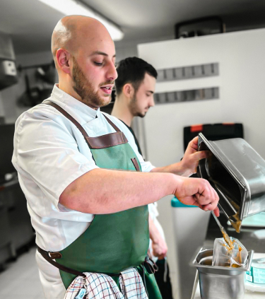 Augustin, le cuisinier et gérant de la table de Givry