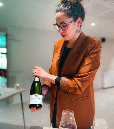 Camille, la gérante de la table de Givry